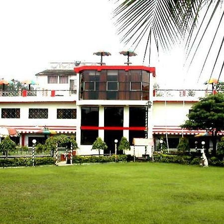 Palm Village Resort Kolkata Bagian luar foto