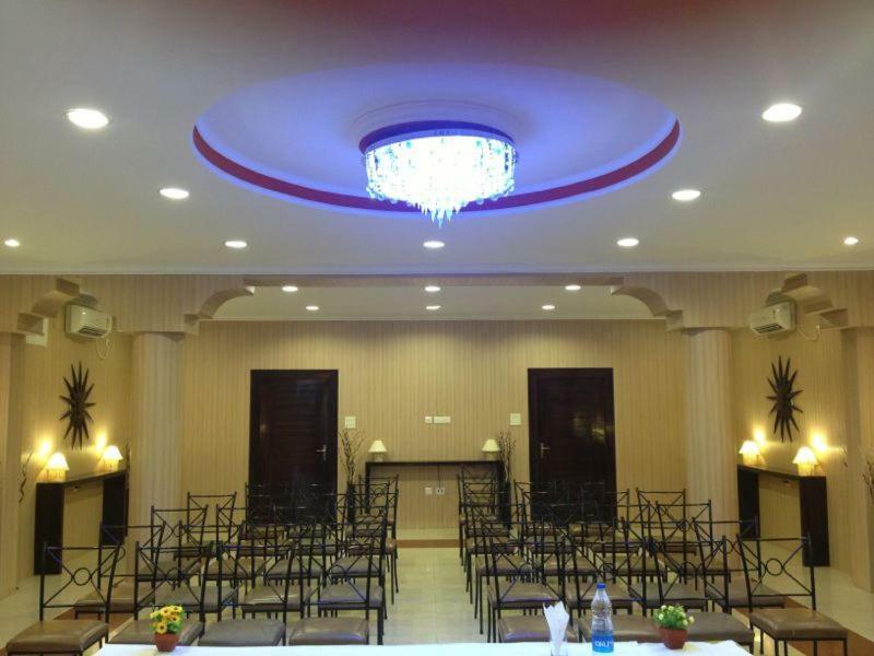 Palm Village Resort Kolkata Bagian luar foto