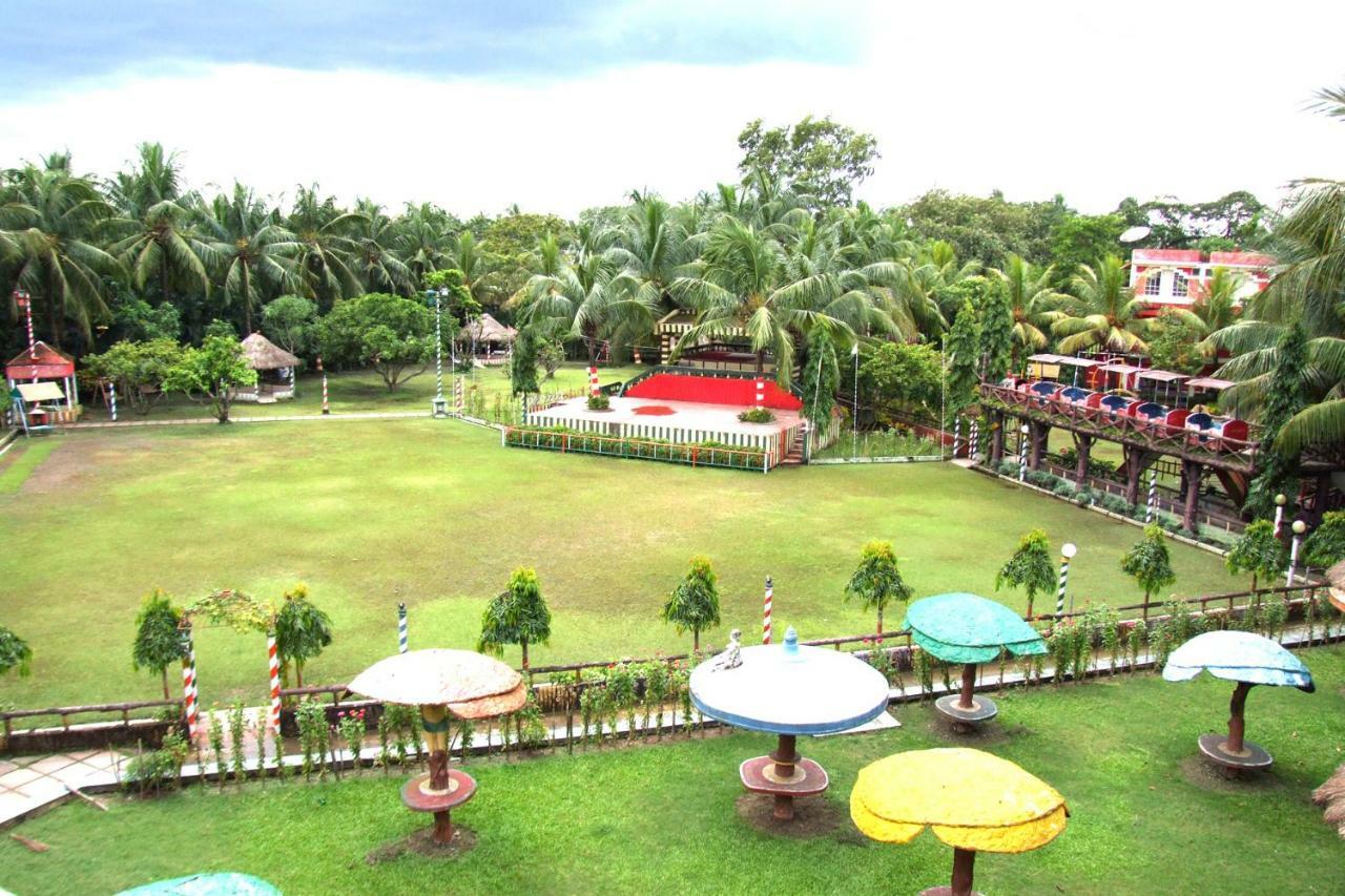 Palm Village Resort Kolkata Bagian luar foto