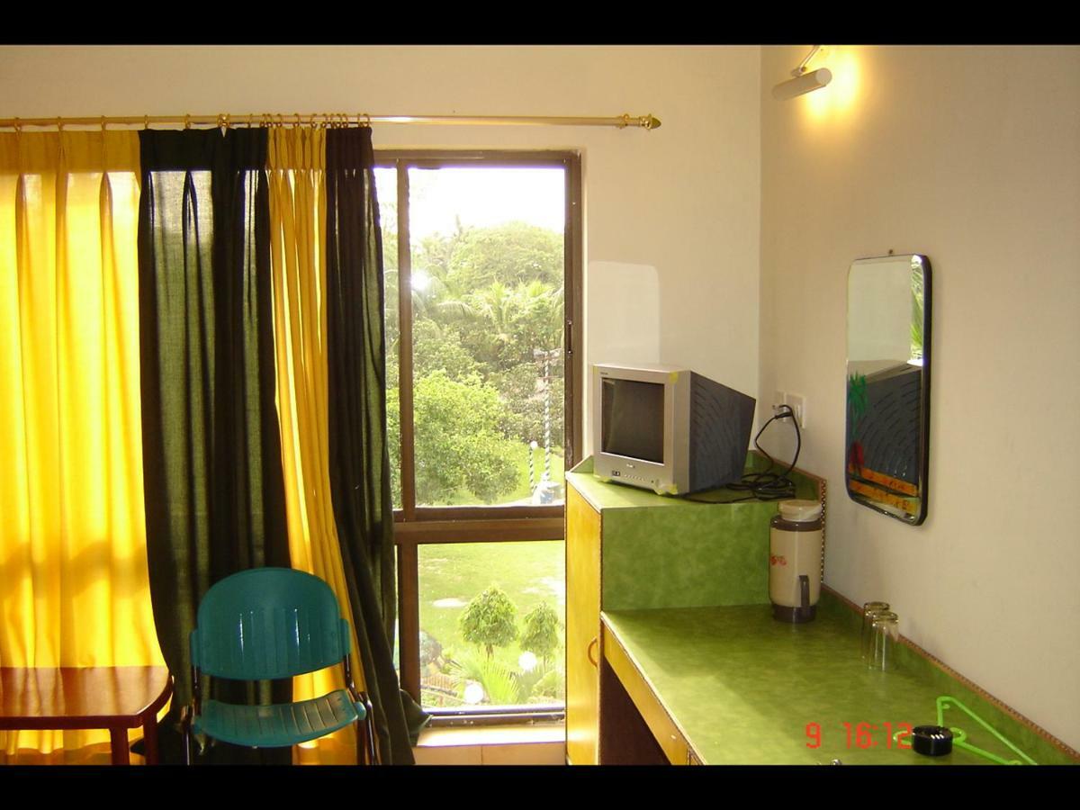 Palm Village Resort Kolkata Bagian luar foto