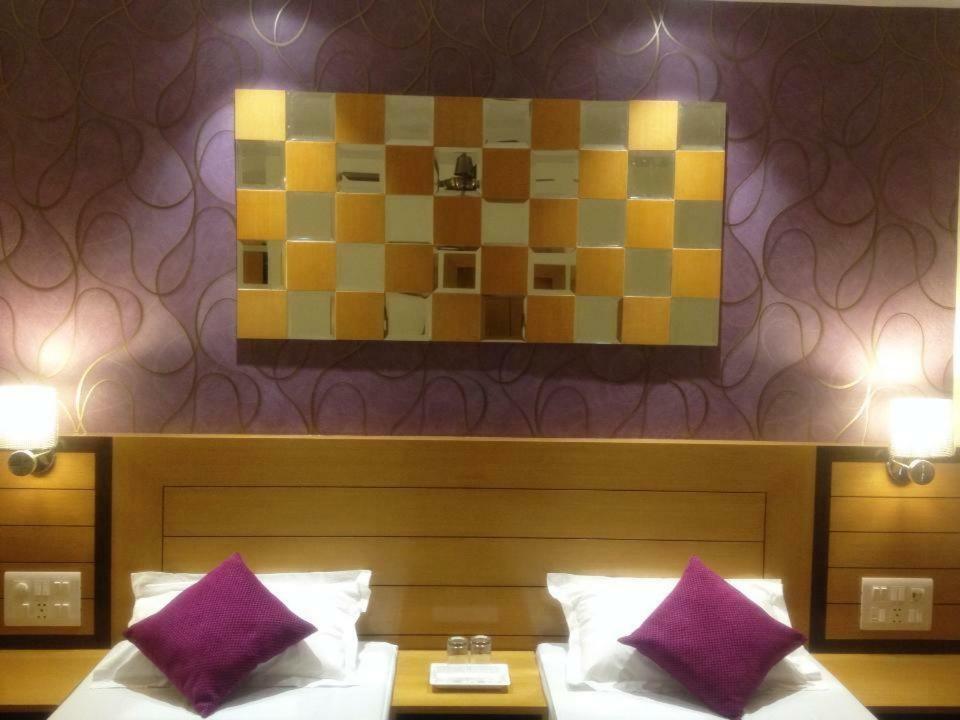 Palm Village Resort Kolkata Bagian luar foto