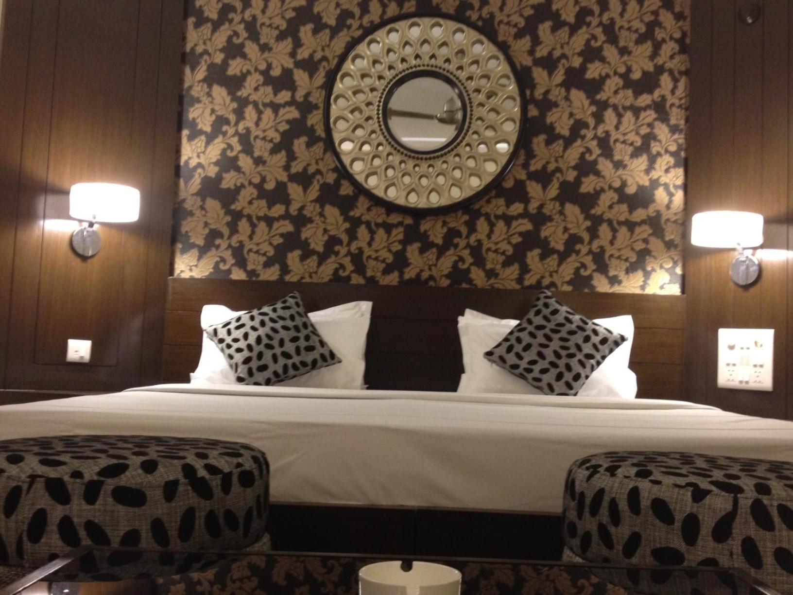 Palm Village Resort Kolkata Bagian luar foto