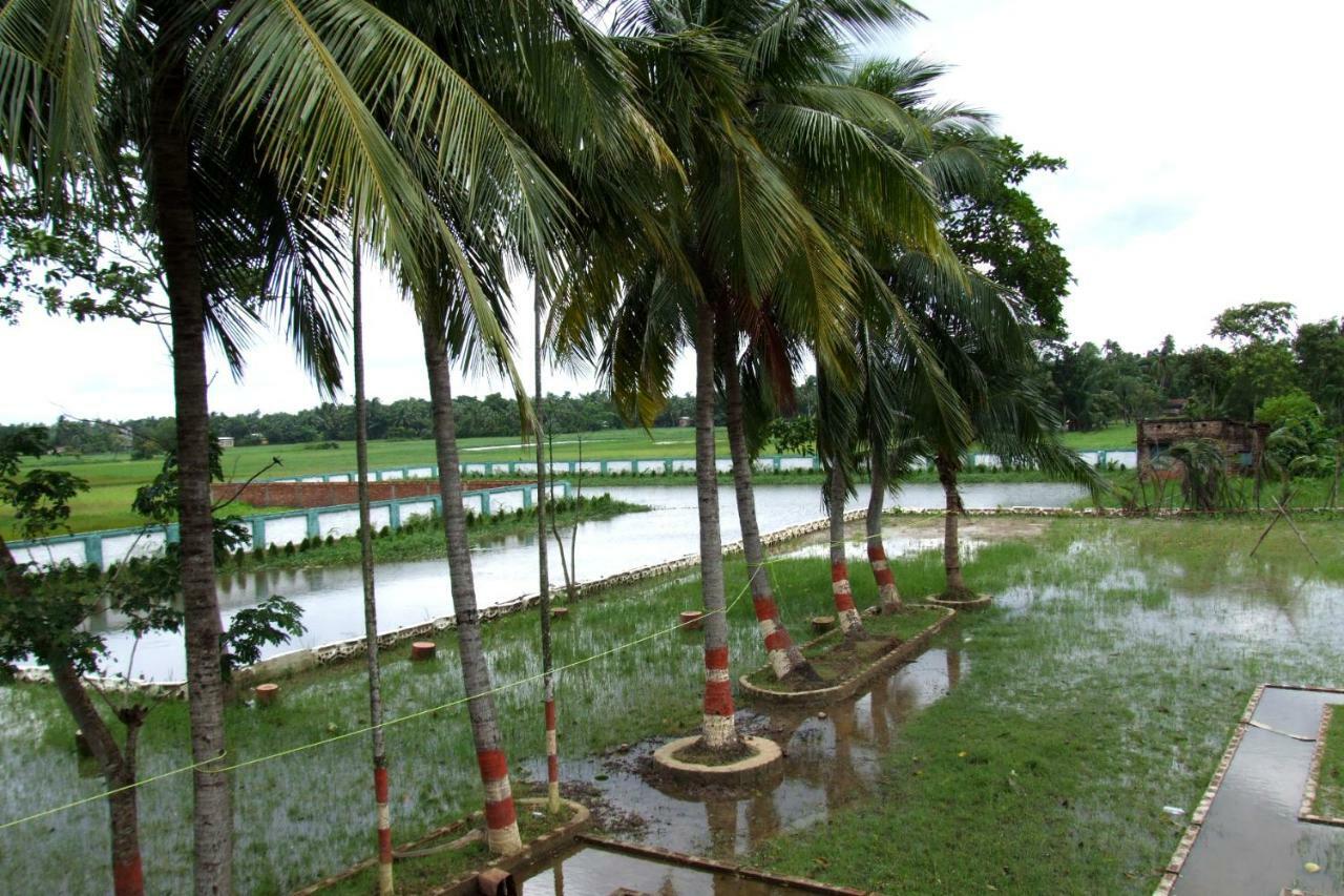 Palm Village Resort Kolkata Bagian luar foto