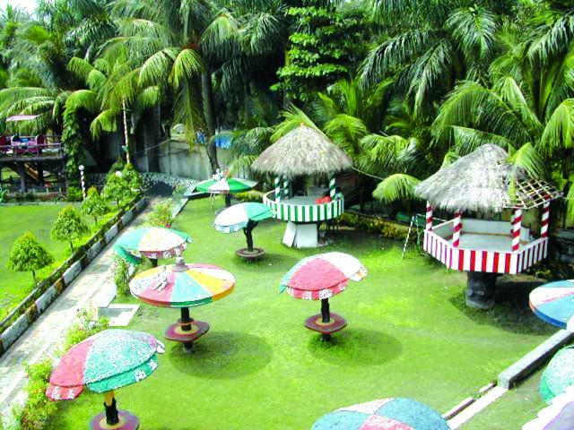 Palm Village Resort Kolkata Bagian luar foto