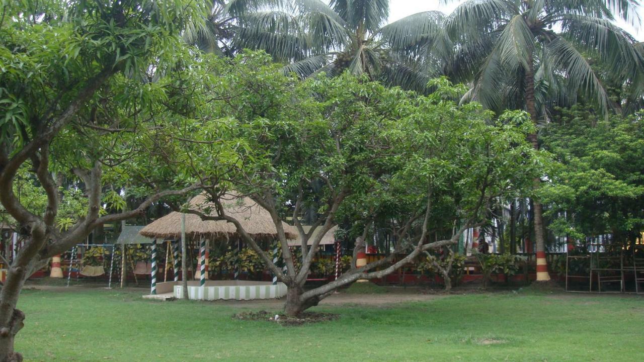 Palm Village Resort Kolkata Bagian luar foto