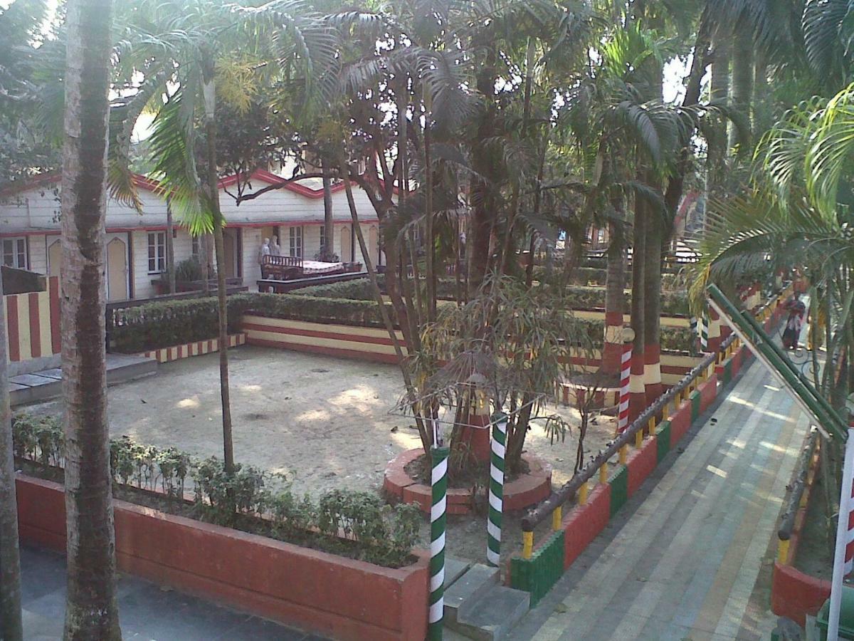Palm Village Resort Kolkata Bagian luar foto
